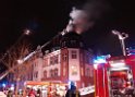 Feuer 3 Dachstuhlbrand Koeln Muelheim Gluecksburgstr P029